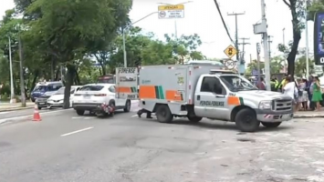 Passageira de moto de app cai na pista e morre atropelada por ônibus em Fortaleza