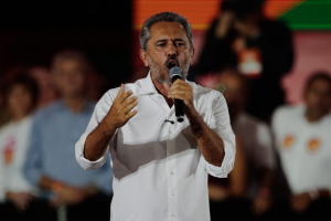 PT lança Elmano de Freitas como candidato ao governo do Ceará