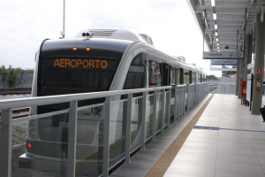 VLT que liga o Aeroporto de Fortaleza à linha nordeste do metrô é inaugurado nesta sexta
