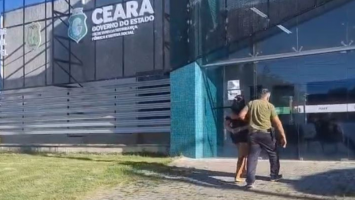 Mãe é presa por maus-tratos contra a filha de cinco anos no Ceará
