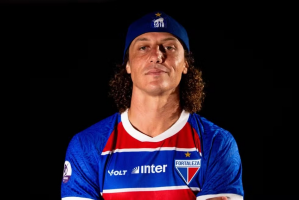 Justiça não analisa recurso e mantém arquivado processo contra David Luiz por ameaça e perseguição a mulher