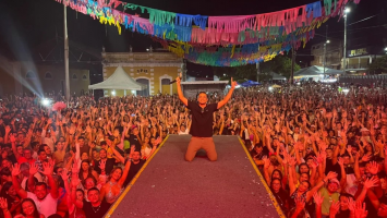 Cantor cearense revela vício em apostas e diz que perdeu R$ 800 mil: ‘Terminava meu show e ia jogar’