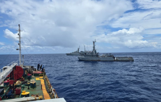 Tripulantes de navio africano resgatado estavam sem água e com nível de estresse elevado, diz PF